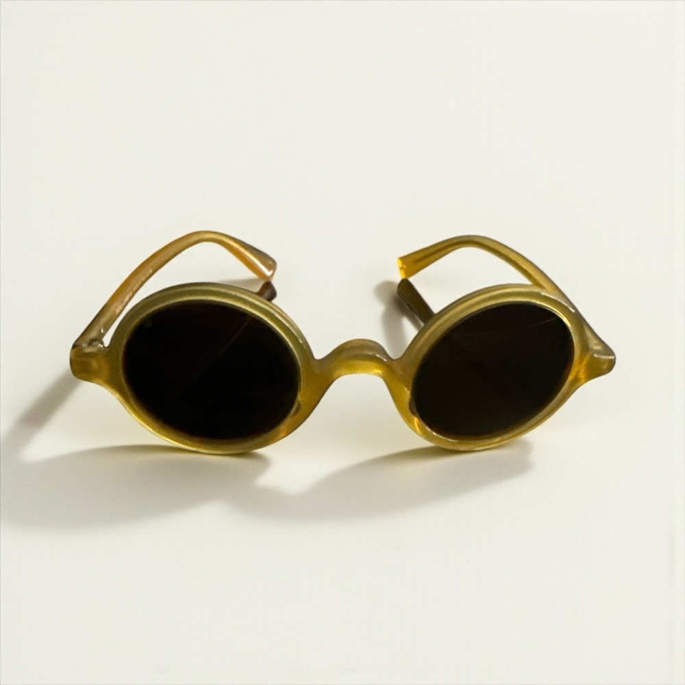 Dolce & Gabbana 🕶️Unisex! Like new! Full inclusion